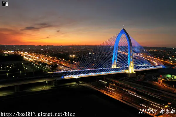 【台中。北屯】台中最新打卡地標。科湳愛琴橋。絕美180度景色。日夜皆美