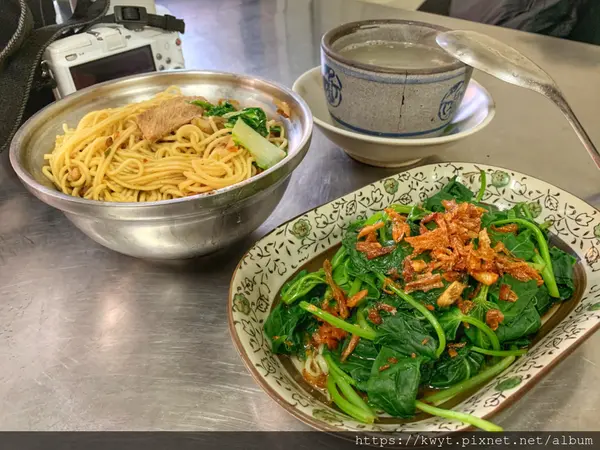 【屏東。美食】姐妹麵店。高樹鄉必吃，人氣超高，飄香30多年的好味道，要吃人氣品項一定要早點來享用｜附姊妹麵店菜單