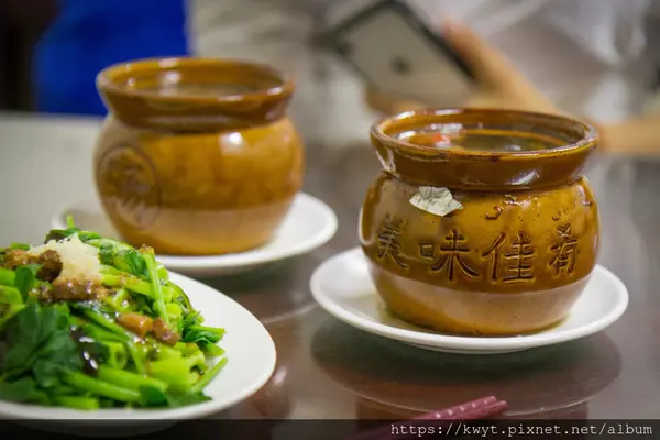 【南投。美食】埔里本味瓦罐煨湯。主打古法煨湯，瓦罐炭火煨湯，每日限量，喜歡補湯的朋友肯定要來試試這家