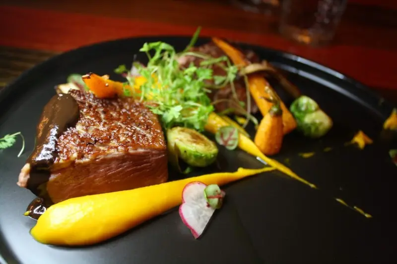 【東區餐酒館推薦】Closet衣櫥餐酒館-台北東區人氣打卡地點,歐洲建築風格瞬間來到歐洲享受美酒與美食Closet Restaurant & Bar