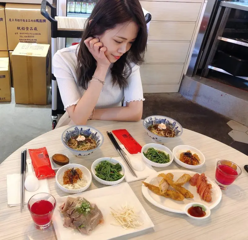 【慧。愛笑的吃貨】度小月百年擔仔麵.遠百信義A13.重鹹CP值不高