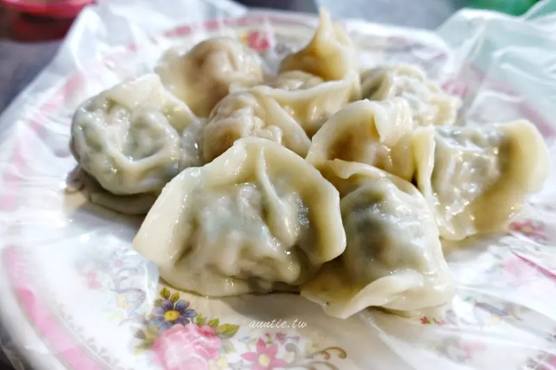 【新北】尚讚手工水餃 香菜水餃 鮮蝦高麗菜 還有九層塔口味 三峽市場 - 水晶安蹄 不務正業過生活