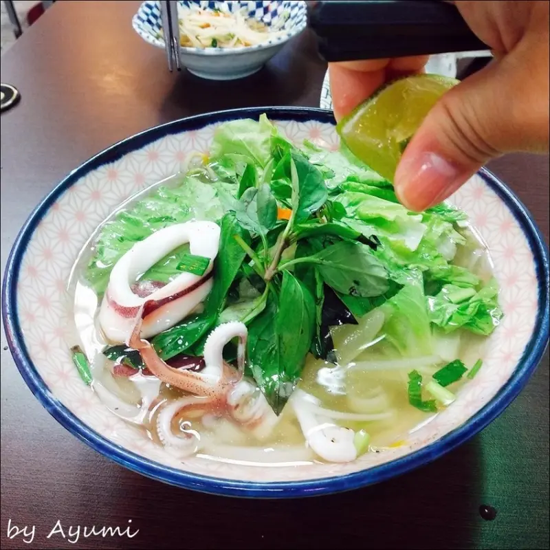 [台南越南河粉推薦]東郭小卷河粉越南美食館/正宗越南料理/CP值高的套餐組合/越南煉乳咖啡/檸檬薄荷水