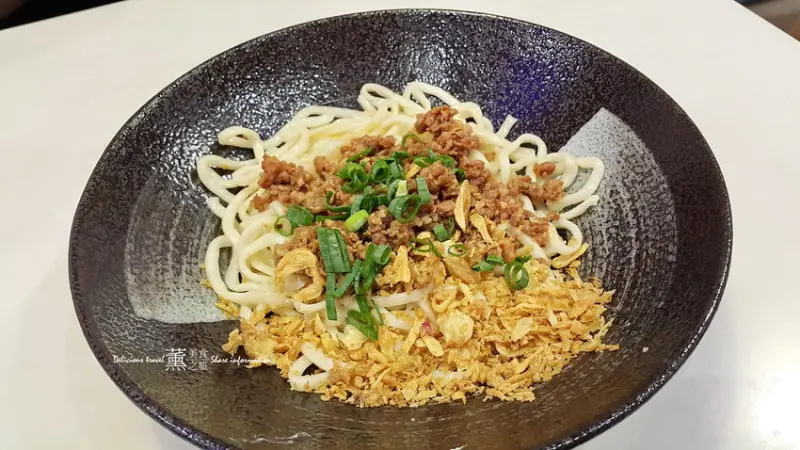 傳說全台灣最辣的「大王麻辣乾麵」在台中逢甲/辣已經無法滿足你嗎?趕快來挑戰"極度重辣"拿獎金