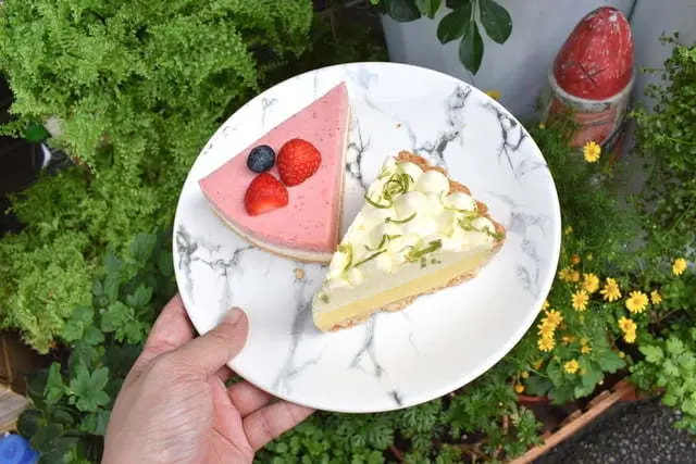 板橋巷弄美食。#宅食。由板娘親自手作的蛋糕，每日限定。堅持新鮮食材，當日現作。建議提前預定喔！