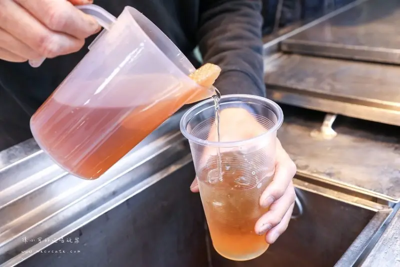 天然炒糖，吃的到冬瓜塊的冬瓜茶！三重飲料店推薦～清水糖古早味紅茶【三重總店】