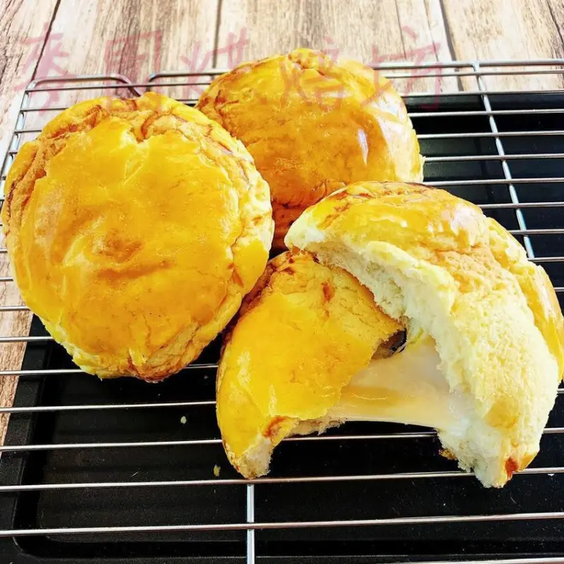 台南麥園西點麵包：天天秒殺完售的傳統麵包店│台南東區在地人才知道的隱藏美食、爆漿麻糬月餅【烘培麵包店】