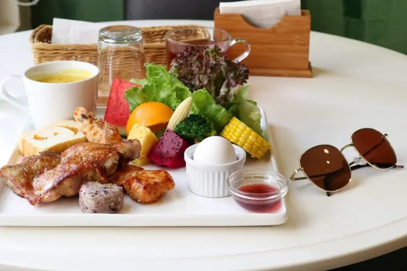 糧田 FoodFied。大地的新鮮都已端上餐桌，淺嚐一口，在最料好澎湃的有機早午餐中留戀（台北北投）