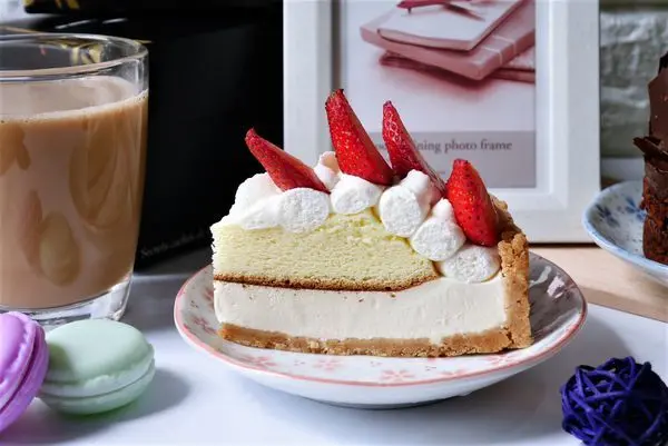 彌月蛋糕推薦-法國的秘密甜點-統一時代店.銷魂巧克力牛奶蛋糕.驚豔丹麥藍起司草莓蛋糕.宅配生日蛋糕.信義區甜點推薦.近市政府捷運站