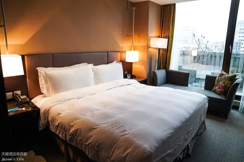 【台北中山│住宿】Tango天閣酒店南西館。中山捷運站3號出口處，交通方便，鄰近百貨公司多，走路可到寧夏夜市