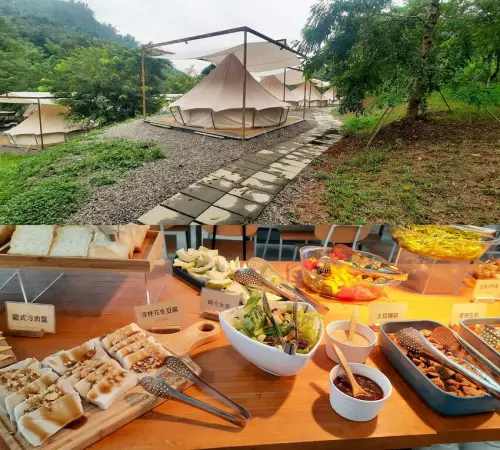 旅遊 ░   美濃豪華型帳篷露營 - The Tale Of Butterfly 蝶舞澗 一泊二食， 1200多棵花旗木粉嫩登場🌸 (下篇)
