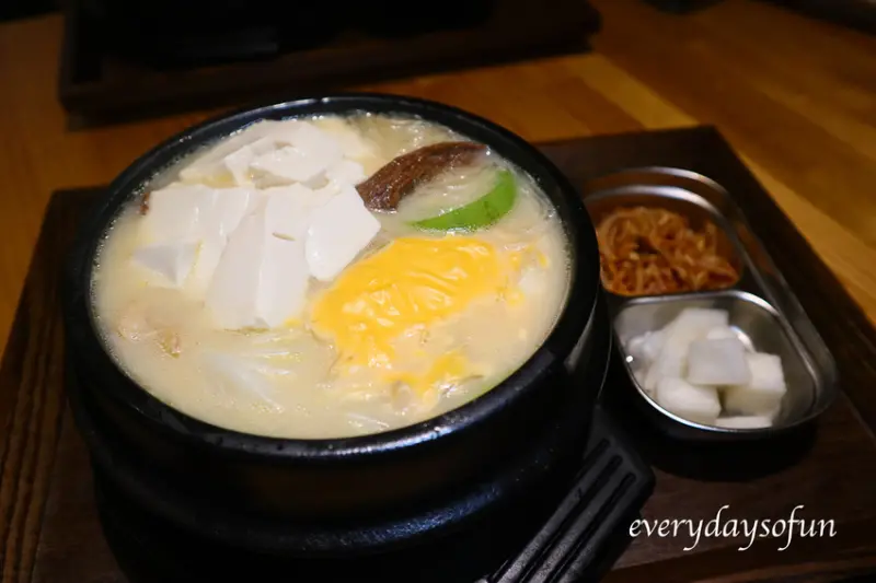 嘉義餐廳∥一糀五葉：素水餃滷味∣吃素也能很滿足，冰花煎餃、麻辣滷味還有料超多的小火鍋，很有溫度及質感的素食，銅板就能享用！