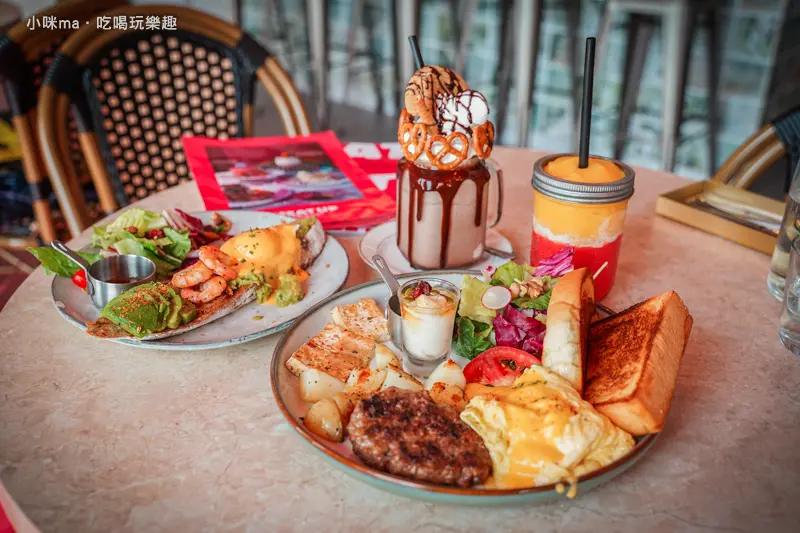 Meat Up ▏浮誇系網美餐廳搬新家嚕~ 多種風格造景更好拍啦!。流沙芋泥奶酪舒芙蕾 一路芋到你心裡。台灣年度十大必訪打卡餐廳。捷運西門站