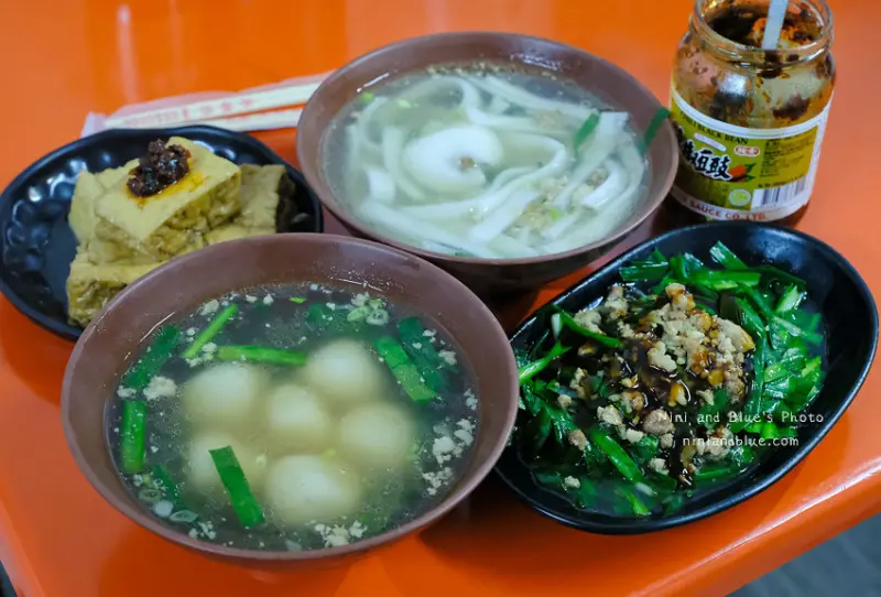 草屯美食 | 許記鹹湯圓意麵小吃，草屯在地60年老店，肉圓意麵你吃過嗎? Nini and Blue 玩樂食記