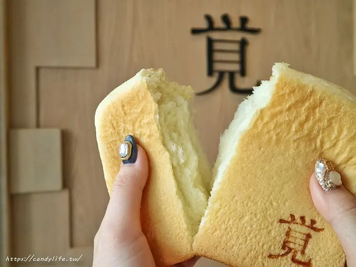 一覚ichisatori bakery高級食パン専門店│台中首間日本高級生吐司專賣店，每天人潮大爆滿！台中生吐司推薦一覺吐司