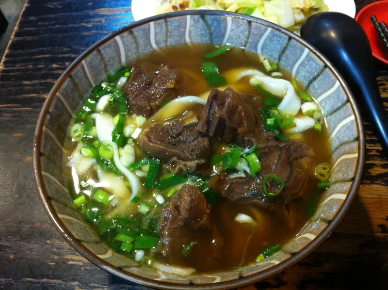 西井村牛肉麵．豬腳麵
