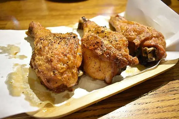 【高雄食記】Pizza一番／平日349元吃到飽，歡樂聚餐好選擇，17種不同風味的披薩無限供應，六種燉飯義大利麵自由配，炸雞烤雞隨意選((附菜單