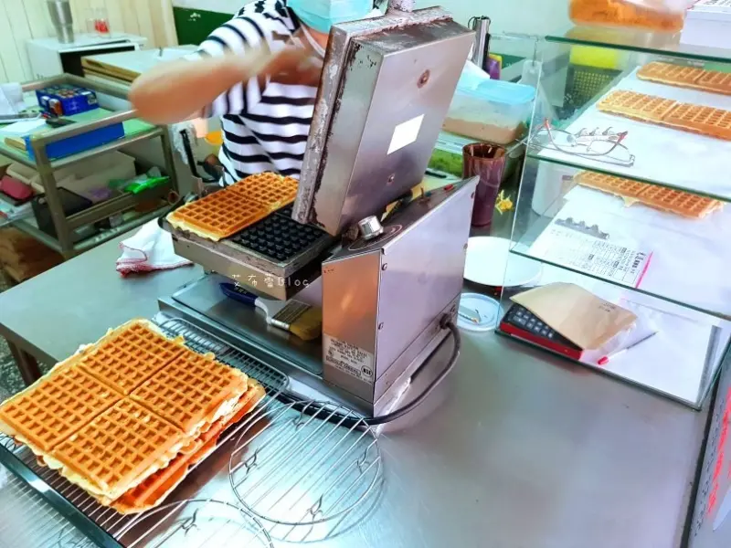 《高雄美食》光遠鬆餅坊❤老店下午茶~方形鬆餅，銅板美食｡