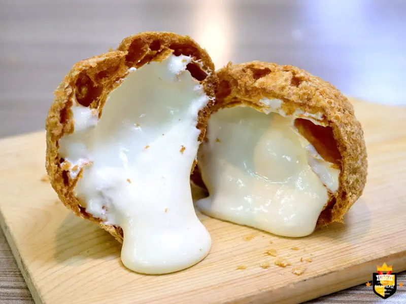 台南脆皮泡芙／每日限量晚來看老闆收攤／無固定地點快閃餐車／當天備料現點現灌內餡／外殼卡滋卡滋超酥脆／泡芙控吃了會尖叫