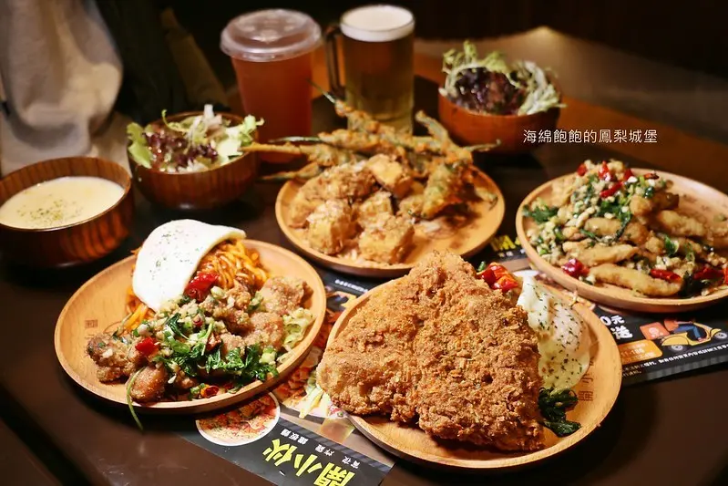 台北車站美食/宵夜『開小伙 宵夜 炸雞 鐵板麵』好吃鹽酥雞跟雞排，聚餐小酌，菜單價位，滿200元外送(捷運台北車站)