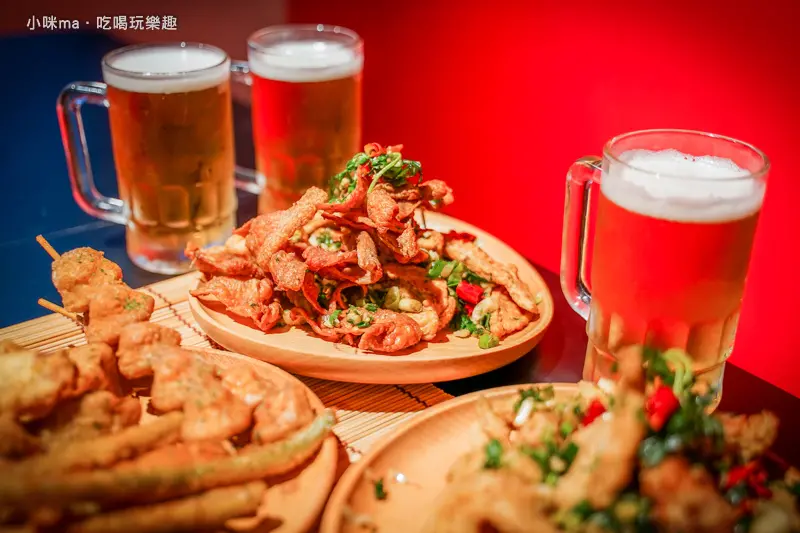 開小伙 宵夜 炸雞 鐵板麵 ▏今晚~不讓你餓 想吃宵夜就來大稻埕的開小伙。酥脆的鹹酥雞、香氣四溢的鐵板麵 小酌一杯超match。建成圓環附近