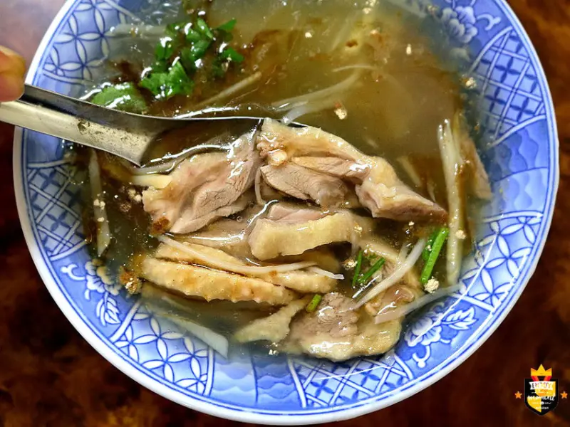 台南當歸鴨／祖傳三代古早味／60多年老店／獨家秘方中藥湯頭／在地人從小吃到大／100元吃飽吃滿還有找