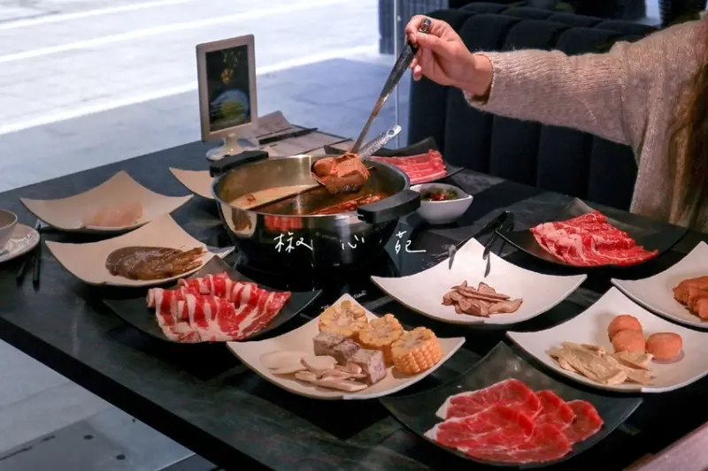 【台北吃到飽】椒心苑麻辣火鍋吃到飽：高質感澎派海鮮、時蔬、肉品，哈根達斯吃到飽。