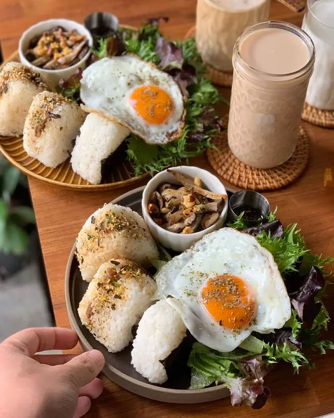 【苗栗竹南】以減塑理念經營的『磨實生活工作室』開賣飯糰朝午食啦！還有販售好喝的咖啡、茶飲等等。 - 阿華田的美食日記