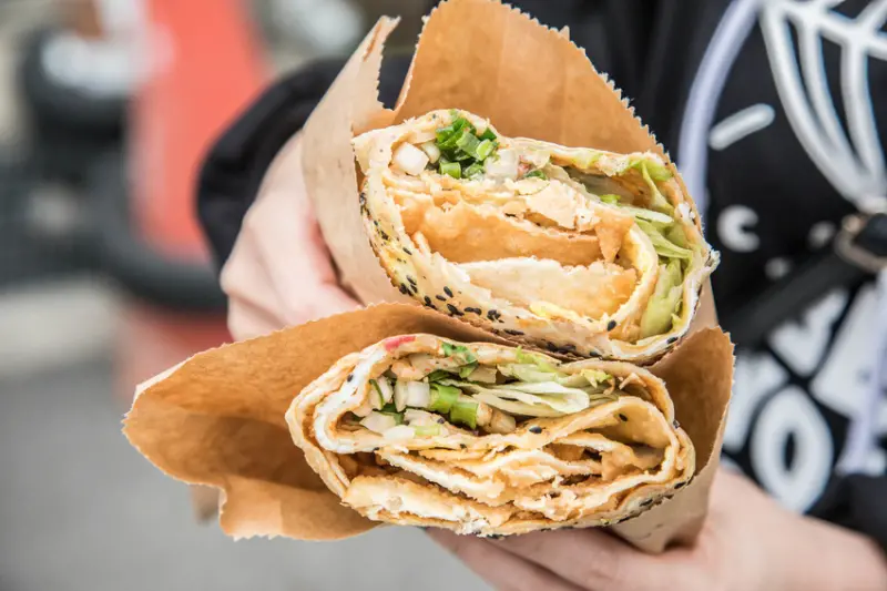 [桃園中壢]中壢散步美食，口感清爽多層次澎湃煎餅！老孫煎餅 - 大手牽小手。玩樂趣