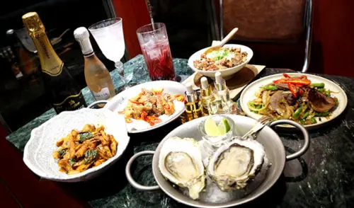 「東區小酒館/包場」【技固吧好酒夜食生蠔牛舌專門店】精緻時尚小酒館，牛舌生蠔創意吃法，風味更豐富多變，可包場外燴，客製化處理各種派對，幫客人佈置，請DJ！