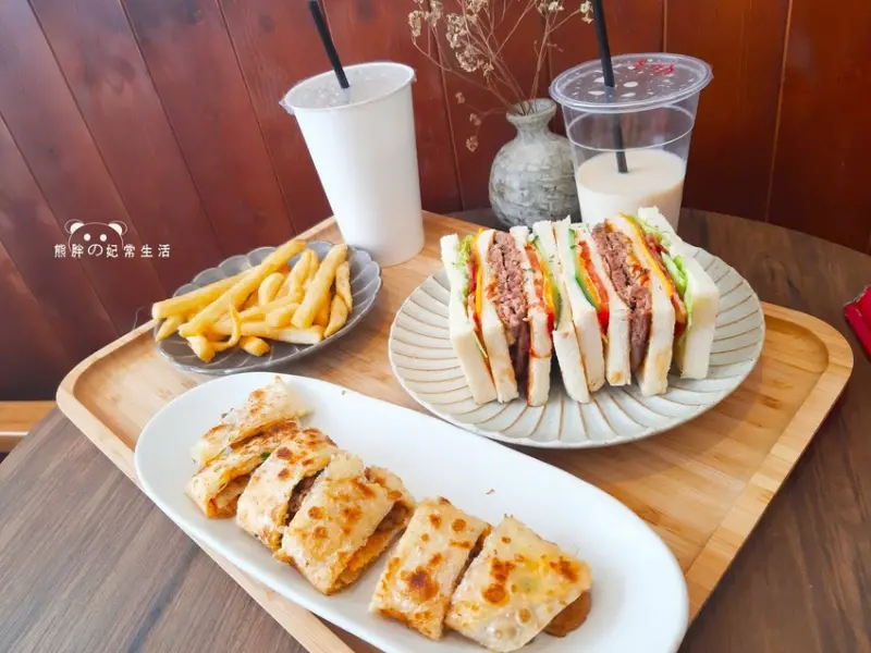 【台中豐原】土木公社豐原店│招牌炭烤吐司系列│微微酥香層次豐富│想吃......