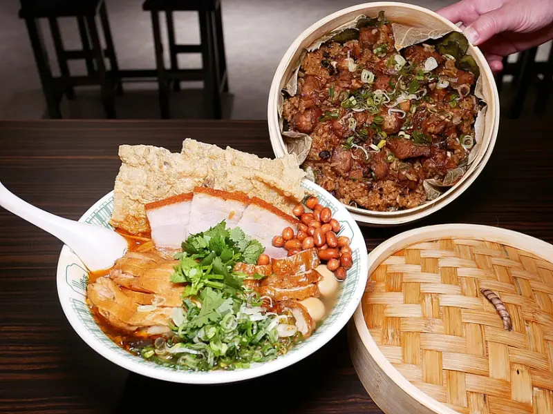 永和螺獅粉名店台北也吃得到，開幕打卡送鹹檸七，「聚寶盆」料超多害我撈不到米線，兩個人分享都沒問題-小螺波XIAO LUO BO