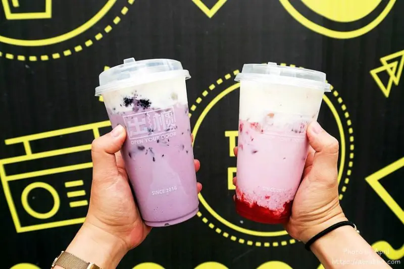 你出櫃了嗎？期間限定的桑葚芝士厚奶蓋來啦！原味奶蓋不用30元就能買到好佛心！ - 純粹