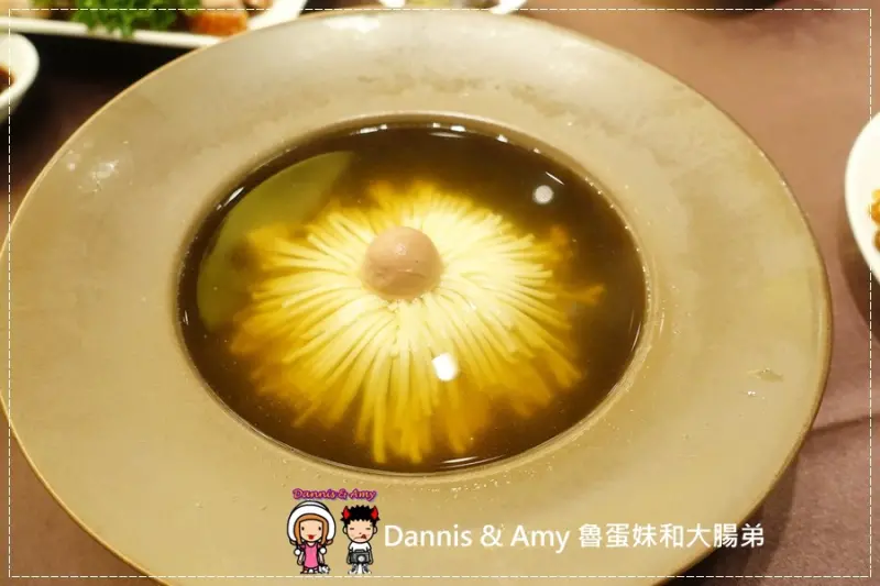 《台北東區港式飲茶推薦》華漾大飯店-中崙店 手推點心車。選擇多口味道地︱捷運忠孝復興站美食（影片）