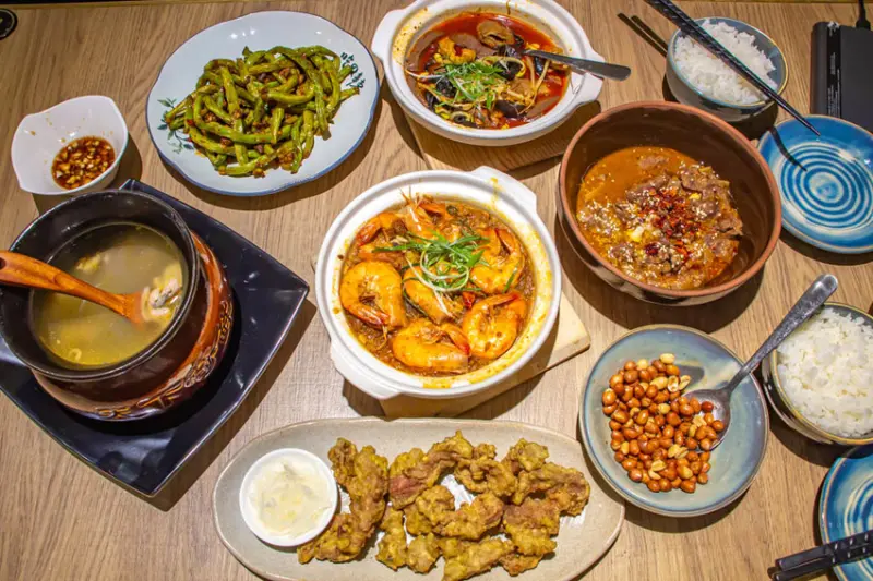 台中西區，來呷飯川食堂勤美店，平價四川料理餐廳~吃不吃辣都對味! - 微笑Joe幸運