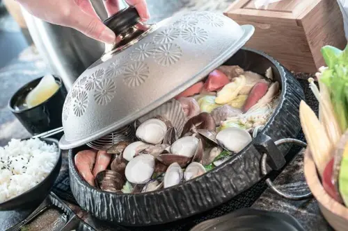 阿新筆記|京燒渦物|永興街鍋物推這家！雙人好蝦套餐份量狂，另一個悶燒蛤蜊鍋大推薦～