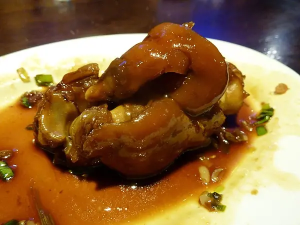 [台北排隊美食]四平商圈富霸王豬腳大王 軟嫩Q彈的好味道