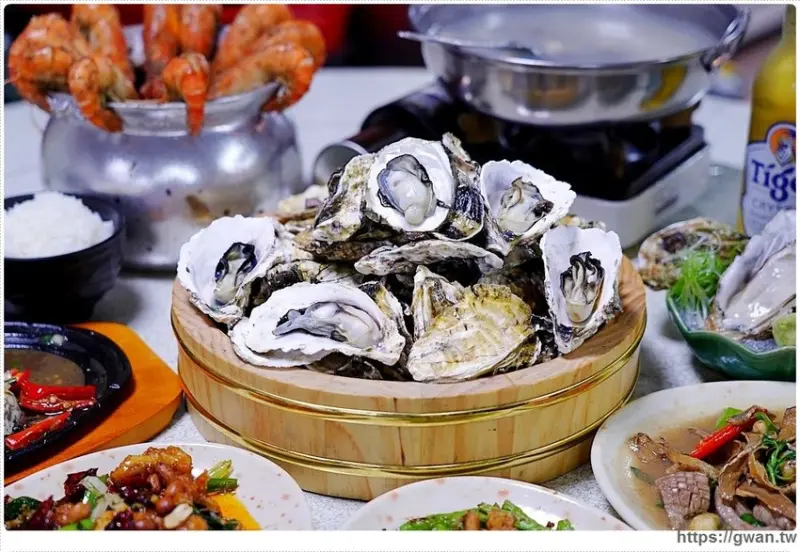 連續七天，碳烤鮮蚵1顆1元、白飯免費吃到飽，台中宵夜海鮮新開幕！