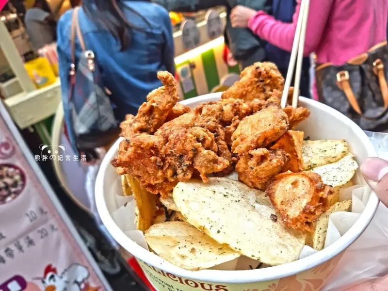 【台中北區】一中街蛋包雞│鮮炸洋芋片口感鮮脆│蛋包雞皮酥肉嫩不輸其他.....