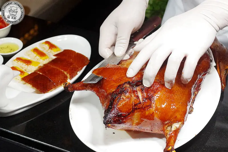 [廣東烤鴨]春鴨美味集的一鴨多吃．將好吃的鴨子做不同的創意搭配．台北晶華酒店ｘ晶華軒