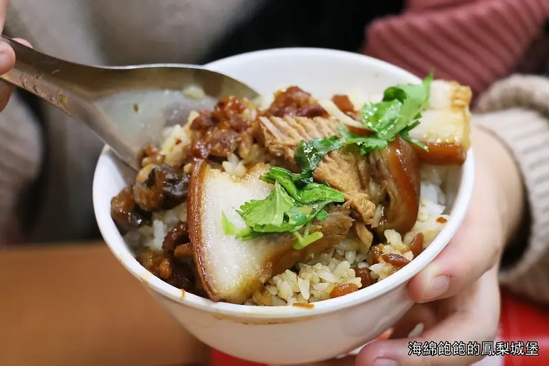 『黃記魯肉飯』晴光市場排隊美食，飄香30年老店，銅板小吃，便當，菜單價位(捷運中山國小站)