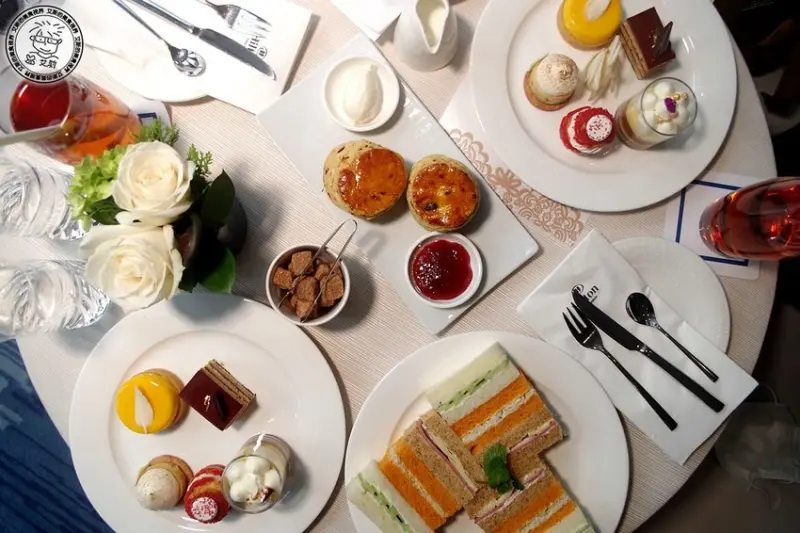 【下午茶．母親節】母親節送給媽媽最棒的禮物就是帶媽媽做屬於自己的禮物．還有豐盛雙人英式下午茶套餐．逸廊x台北新板希爾頓酒店