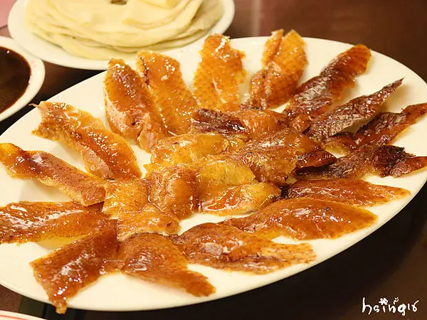【食記】台北*中山。天廚菜館*北京烤鴨餐廳(附完整菜單) 烤鴨三吃 五妞春酒聚餐 北平烤鴨 台北老店合菜餐廳 家族聚餐 捷運紅線淡水線美食
