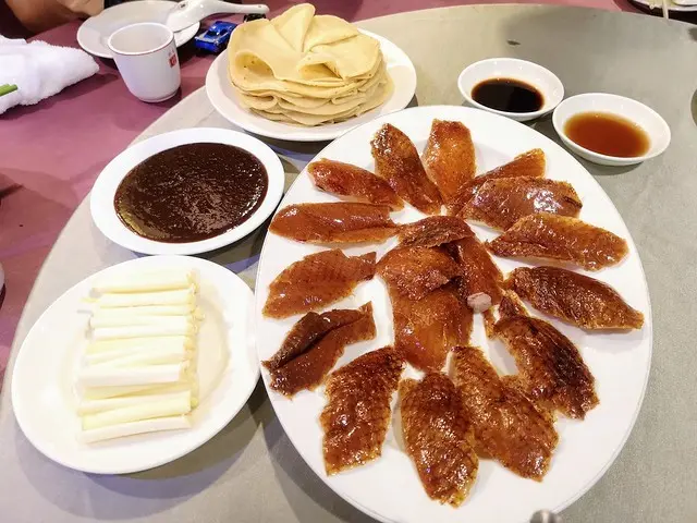 【台北中山區餐廳】天廚菜館，北平烤鴨二吃，外皮金黃脆口，搭配荷葉餅不油膩!(近捷運中山站)