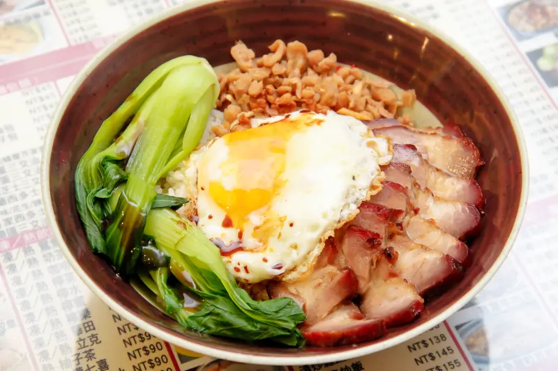 【台北茶餐廳】☼HONG KONG 茶水攤（南京店）☼電影裡的「黯然銷魂飯」重現/經典美味楊枝甘露/一秒到香港旅遊的概念♥♥