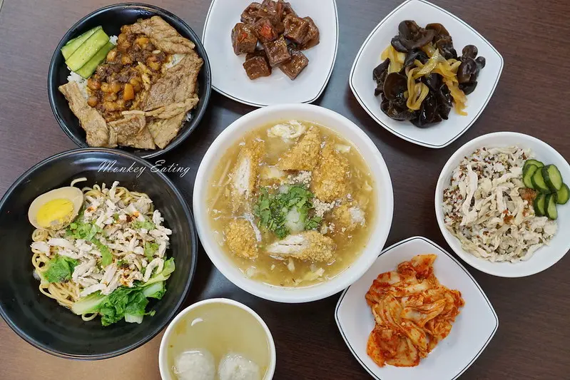 【台中豐原】頂極雞肉飯。無刺虱目魚焿│水源路平價美味小吃，推薦口水雞乾拌麵香辣超開胃！