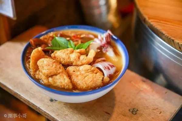 林口懷舊中卷麵線,吃過一次就不會忘記的浮誇路邊美食