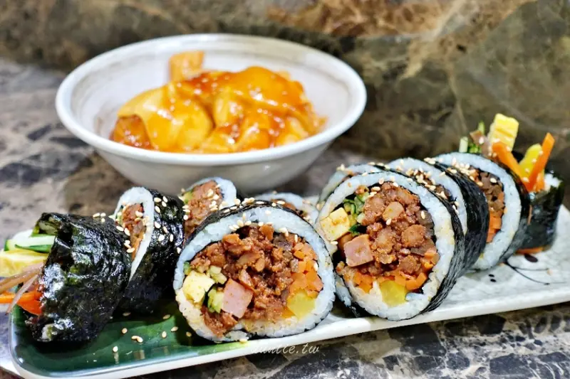 【台北】咪咪紫菜捲 道地海苔飯捲辣炒年糕 韓國老闆 吃了一秒到韓國韓式小吃 - 水晶安蹄 不務正業過生活