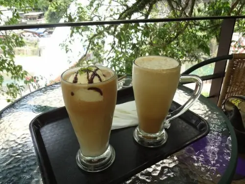 新北巿烏來老街~温泉街~海倫戶外咖啡館~