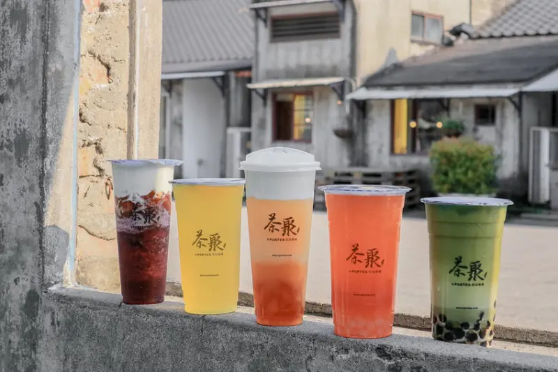 【台北飲料推薦】茶聚茗品：入夏就是要來一杯爽口的踏雪尋莓、沐雲輕熟金萱好茶 /源源鋼藝Hiding飲料杯